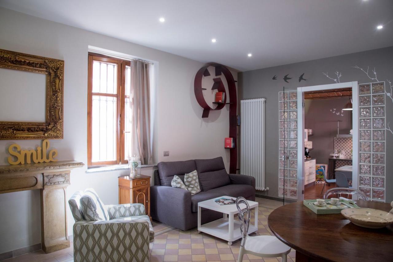 Appartamento Vacanze / Holiday Flat Farfalle&Rossobarbera Montegrosso d'Asti Екстер'єр фото