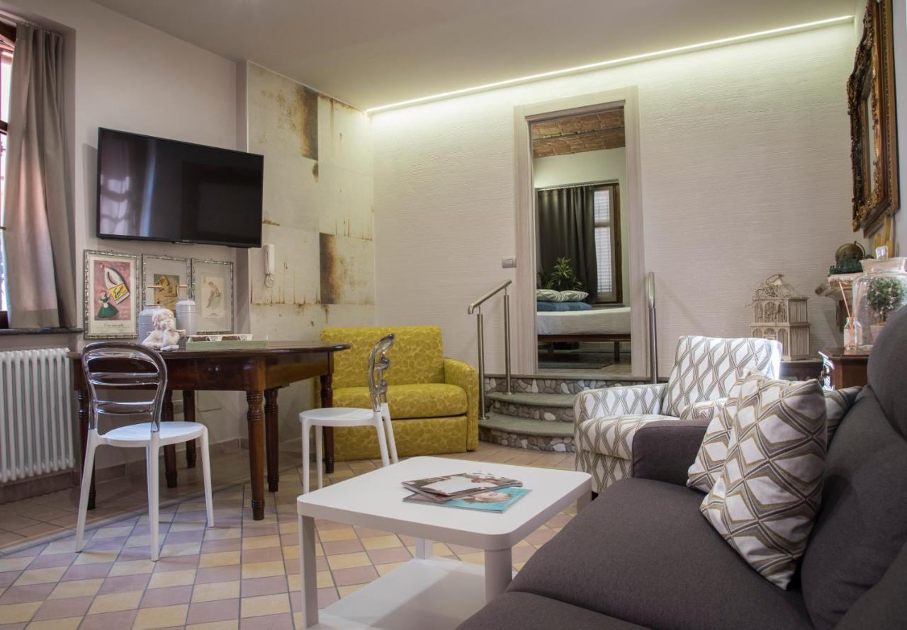 Appartamento Vacanze / Holiday Flat Farfalle&Rossobarbera Montegrosso d'Asti Екстер'єр фото